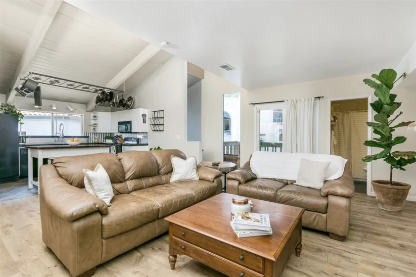 2270 La Costa Avenue #6 photo 1