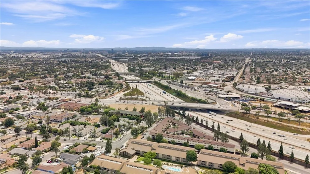278 N Wilshire #108 photo 30