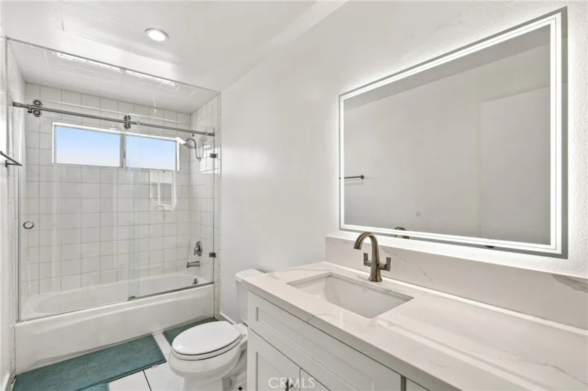 5354 Lindley Avenue #209 photo 29