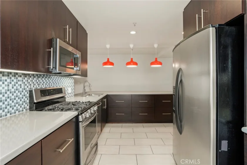 540 S Kenmore Avenue #203 photo 10