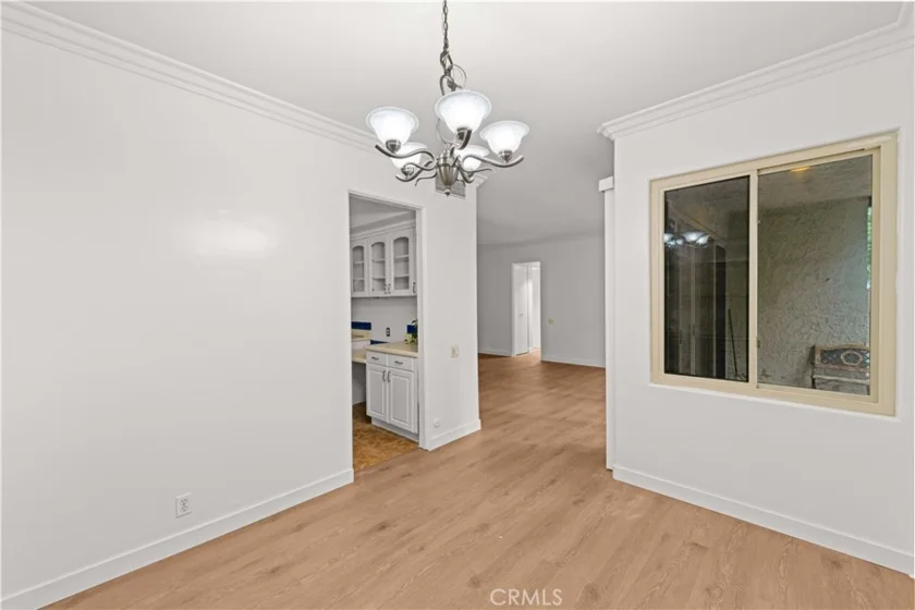 985 E California Boulevard photo 11