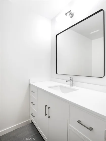 927 N Kings Road #118 photo 26