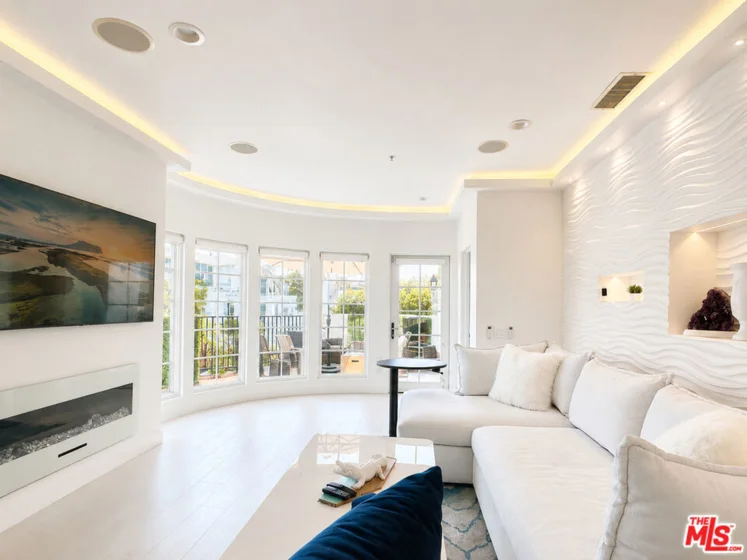 851 N San Vicente Boulevard #309 photo 2