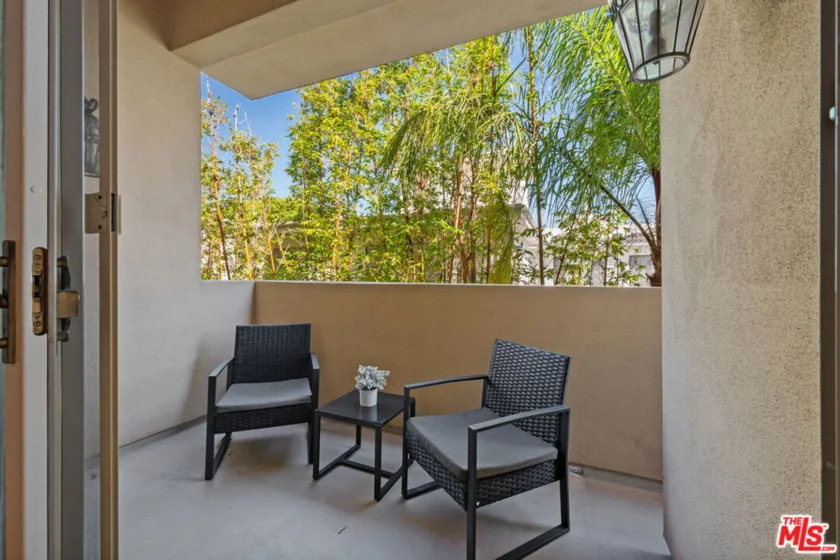 411 N Oakhurst Drive #305 photo 25