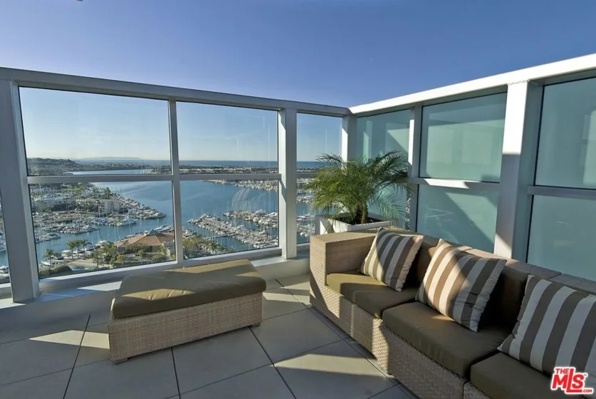 13700 Marina Pointe Drive #722 photo 43
