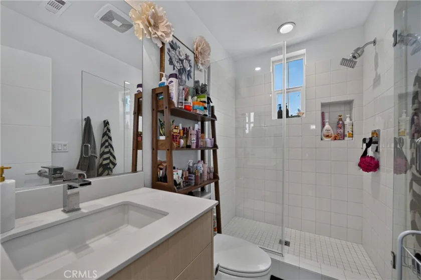 4810 Long Beach photo 19
