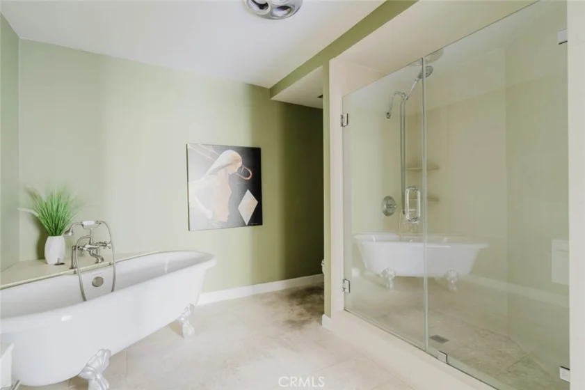 5333 Zelzah Avenue #203 photo 18