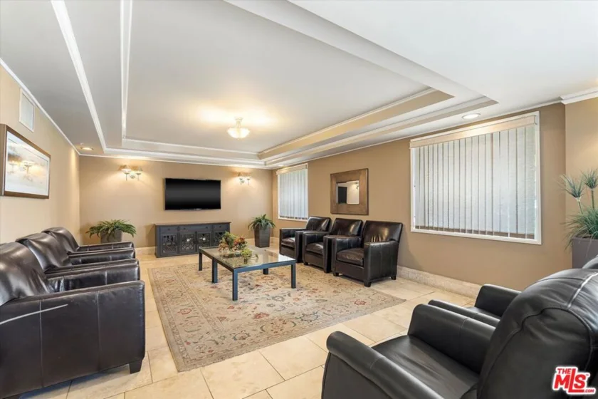 620 S Gramercy Place #103 photo 1