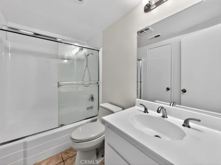 1381 S Walnut #2304 photo 18