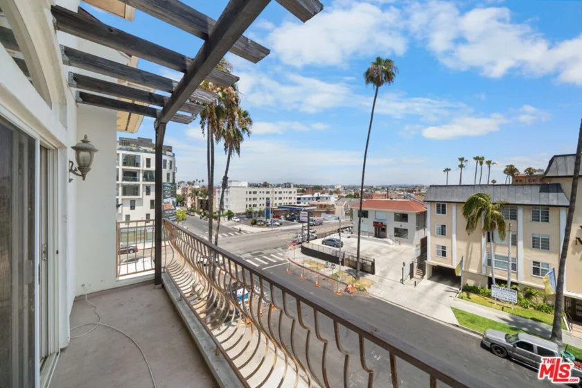 309 S Mariposa Avenue #301 photo 21