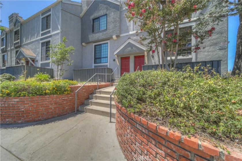 18100 Burbank #14 photo 13