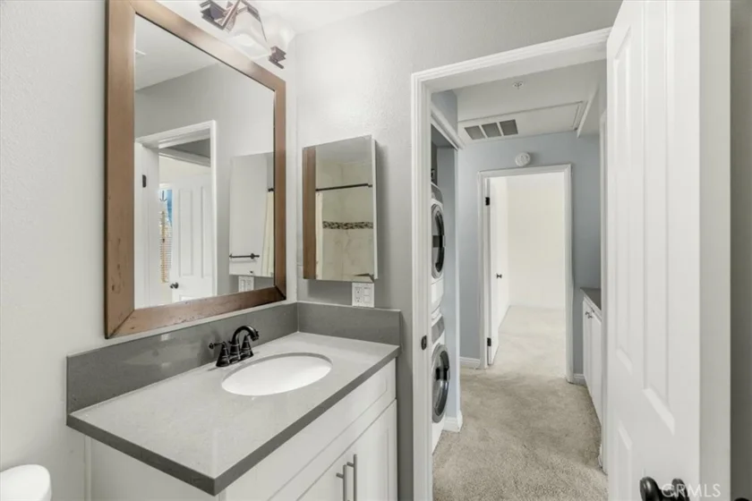 4561 Warner photo 25