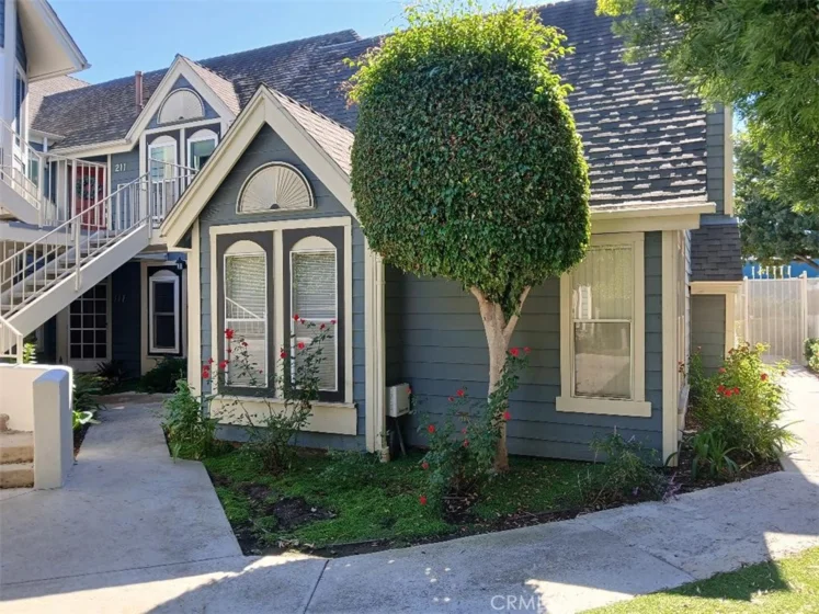 810 Baker #112 photo 1