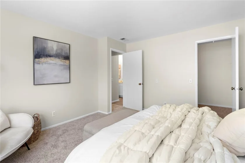 1665 Brea photo 13