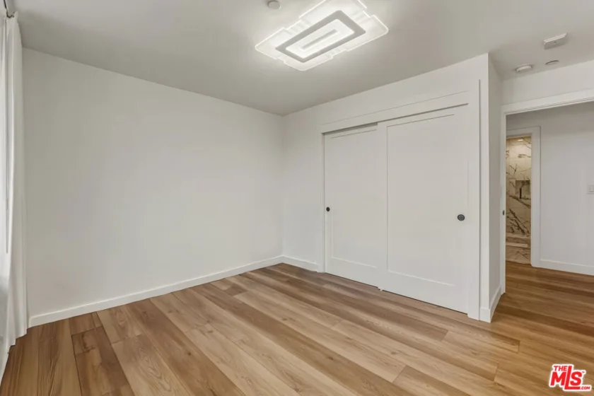 121 S Hope Street #334 photo 10