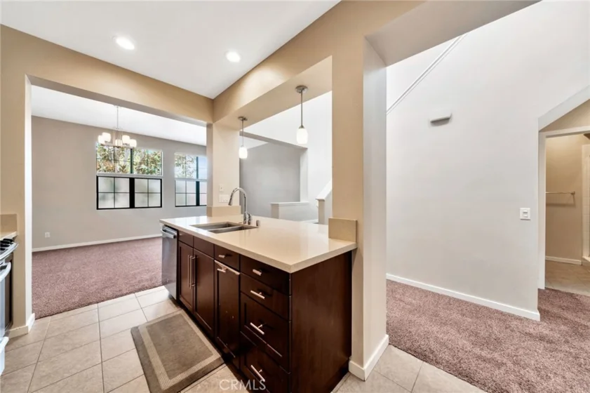 563 W Maple Avenue photo 6