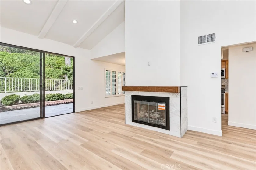 933 Creekside photo 3
