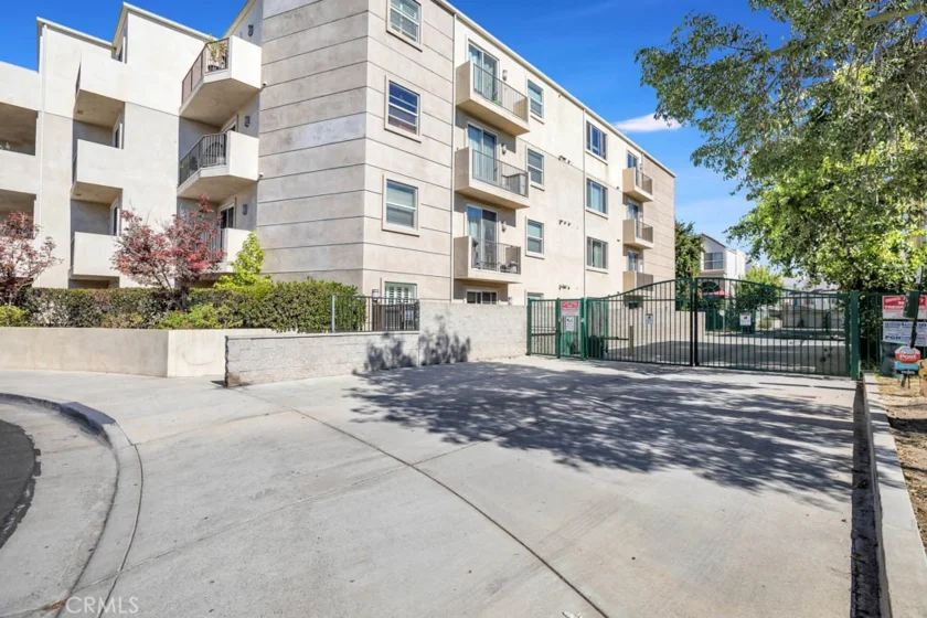 14412 Killion Street #310 photo 41