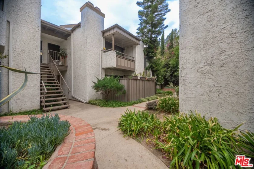 15511 Sherman Way #40 photo 21