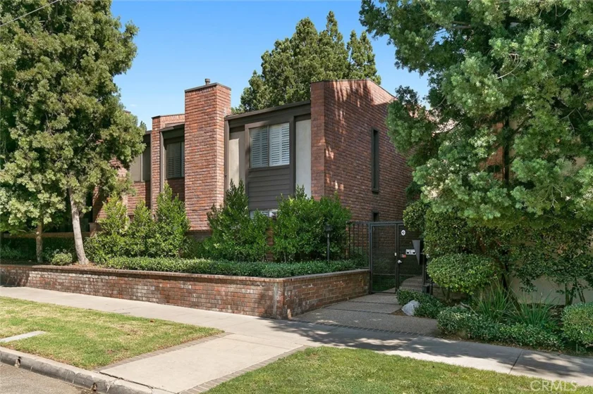700 S Lake Avenue #109 photo 1