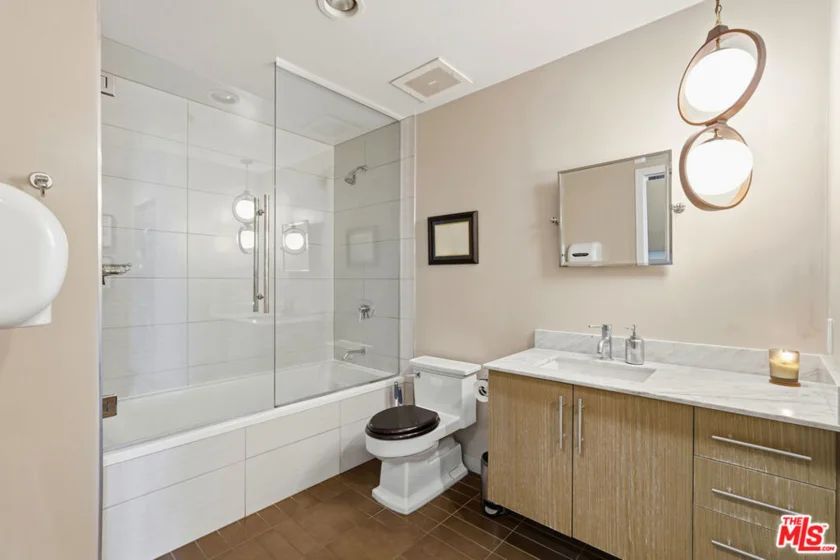 530 S Hewitt Street #533 photo 13