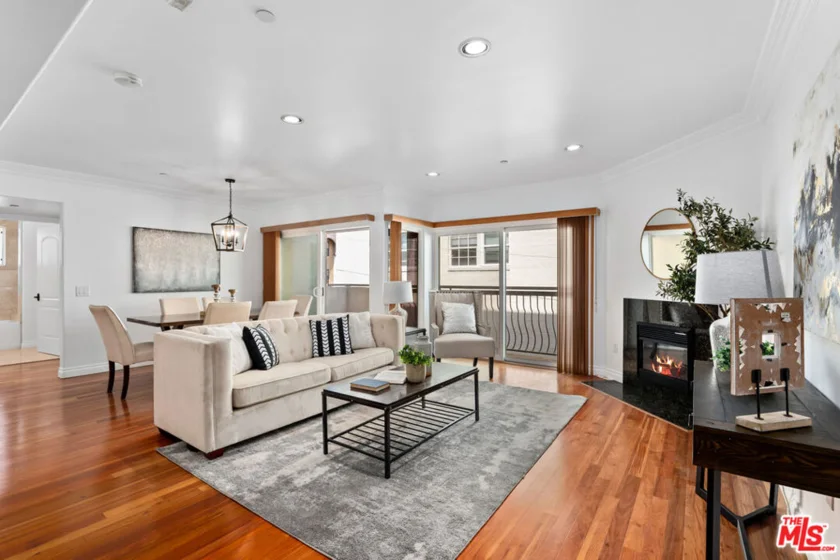 3855 Ingraham Street #401 photo 1