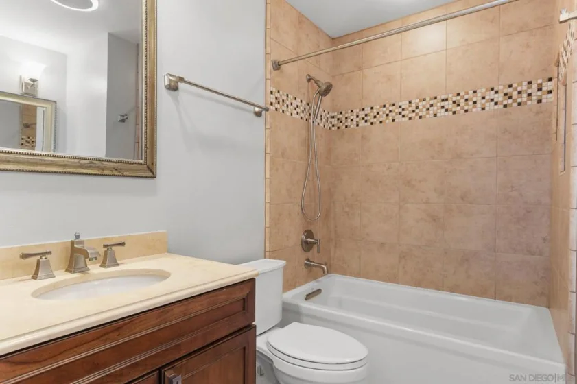 835 E Avenue #B photo 29