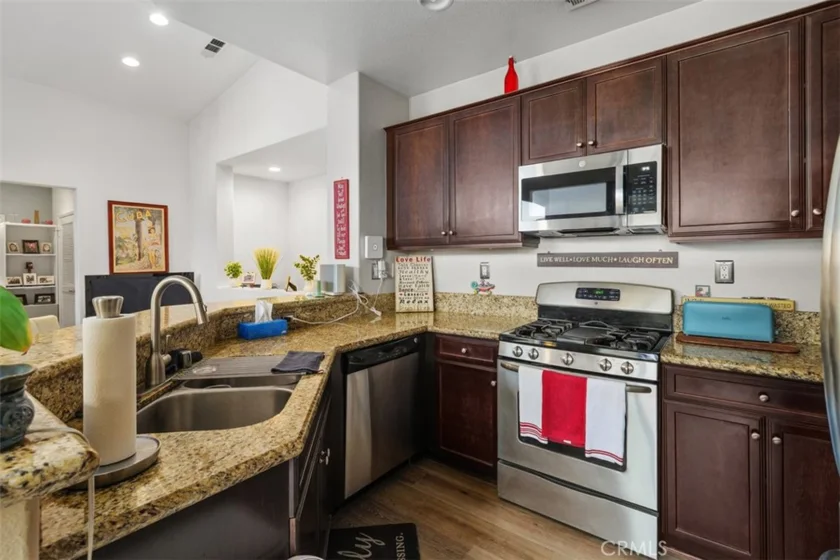27424 Woburn Court #1 photo 4
