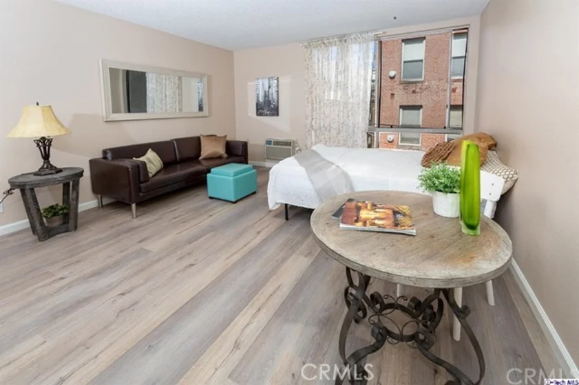 525 S Ardmore Avenue #353 photo 1