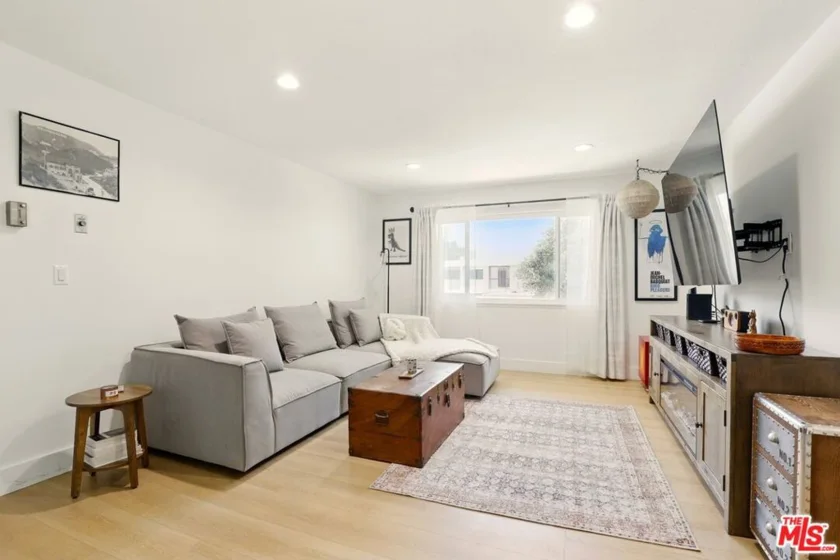 11813 Runnymede Street #36 photo 3