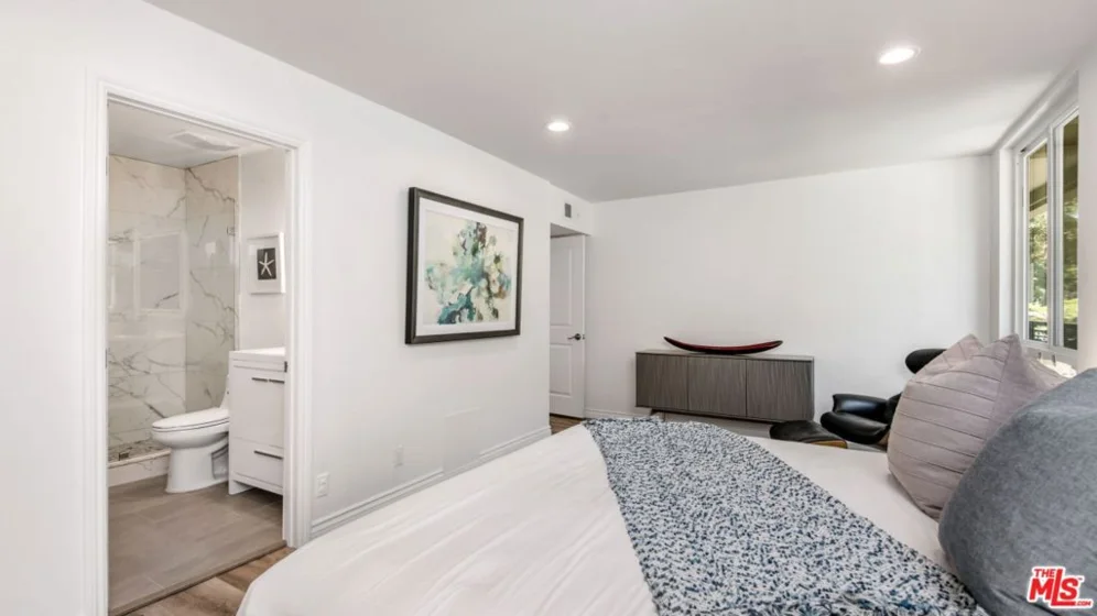 424 N Palm Drive #101 photo 18