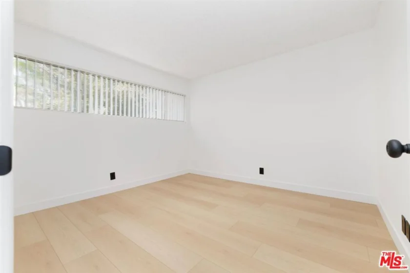20134 Leadwell Street #334 photo 13
