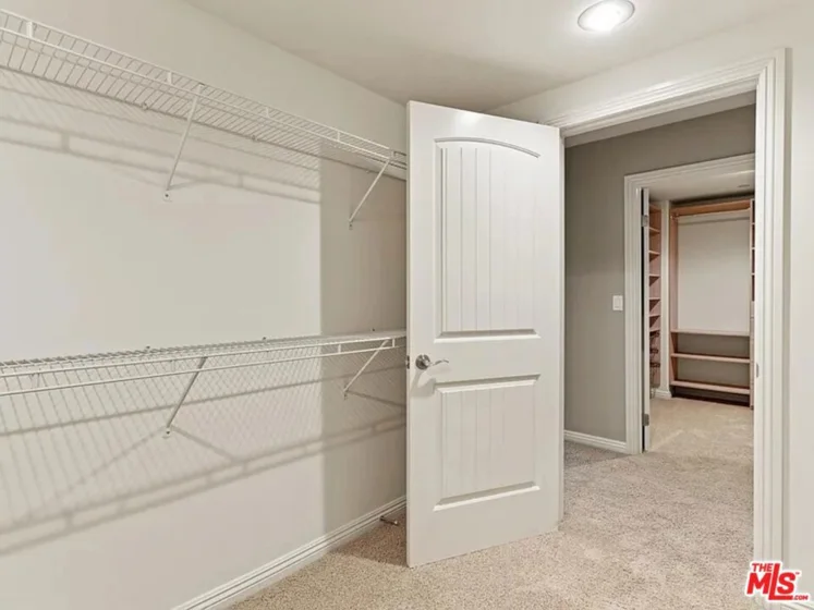 1810 S Barrington Avenue #5 photo 16