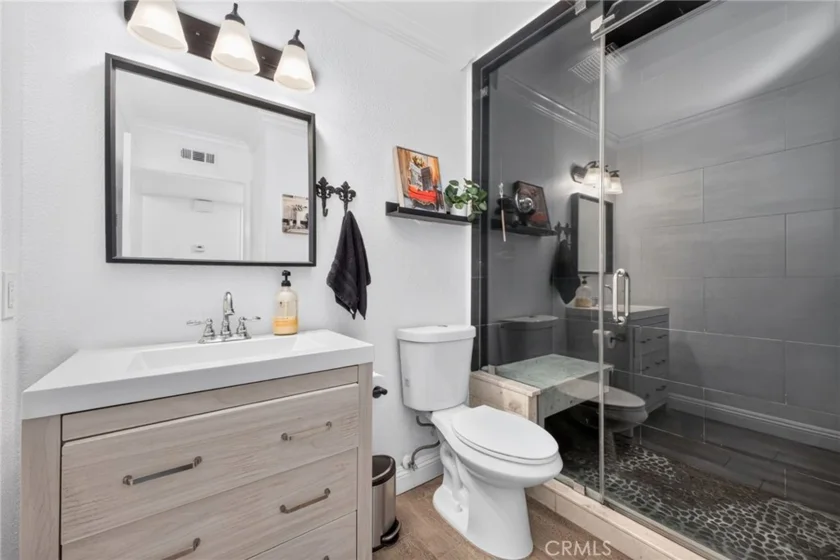 1725 Melrose #28 photo 17