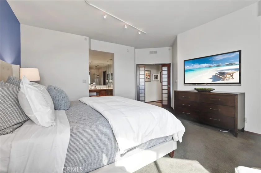 1310 E Ocean Boulevard #1604 photo 26