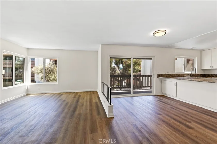 1104 S Citron photo 4