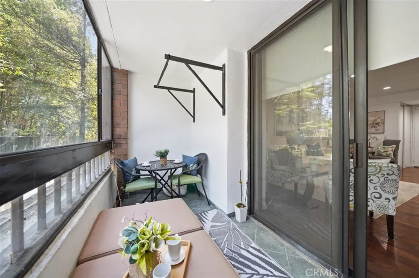 4477 Wilshire photo 16
