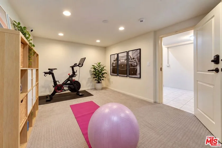 14544 Margate Street #4 photo 10