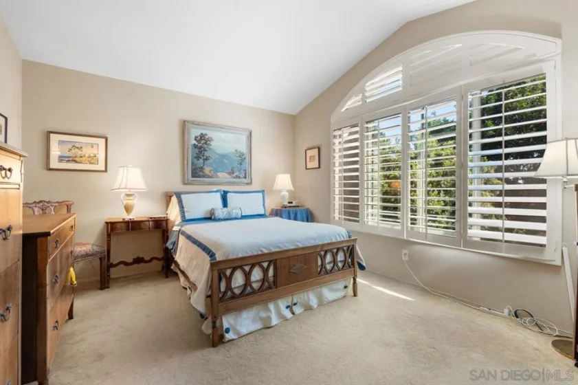 5586 Renaissance #3 photo 7
