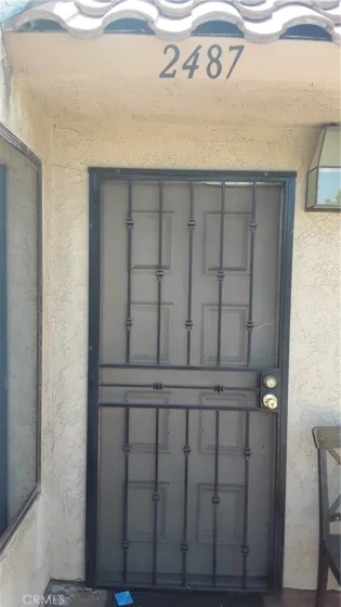 2487 W Acacia Avenue photo 1