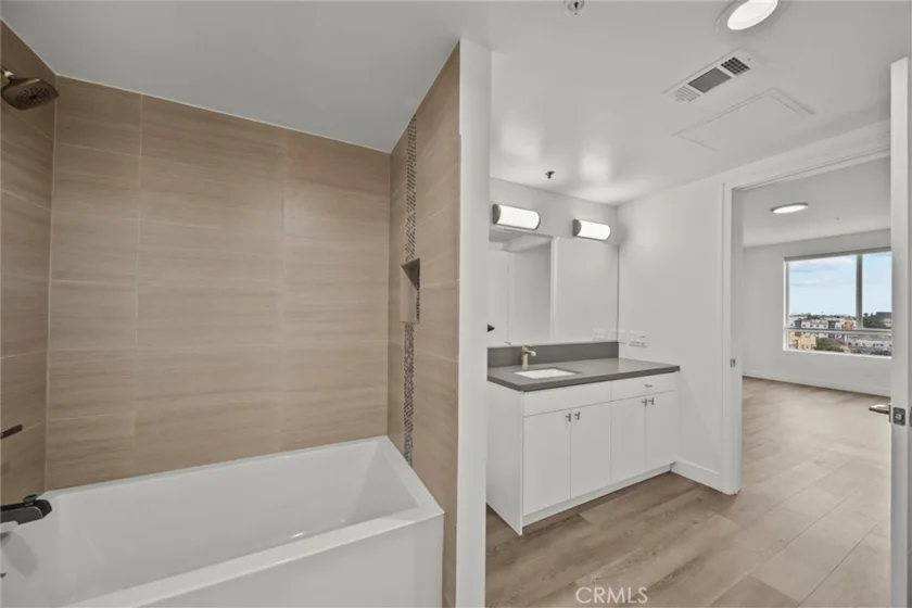 900 S Kenmore Avenue #504 photo 14