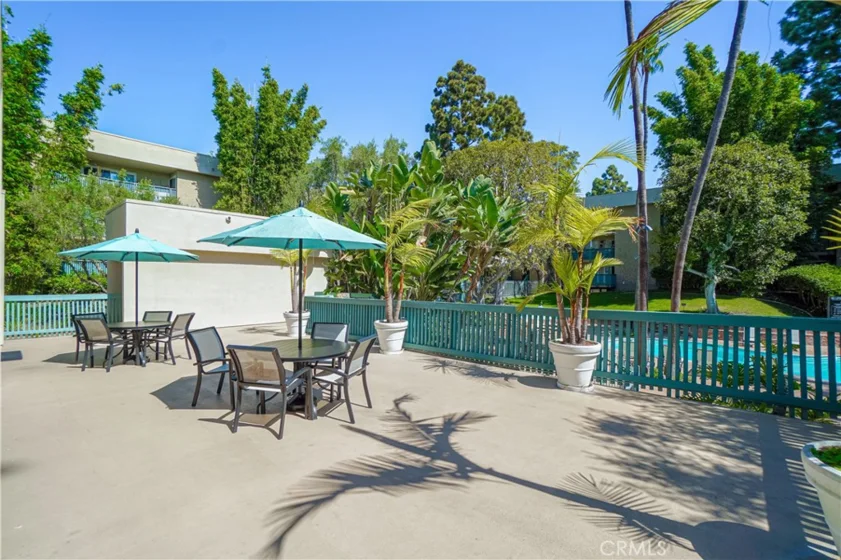 576 N Bellflower #222 photo 23