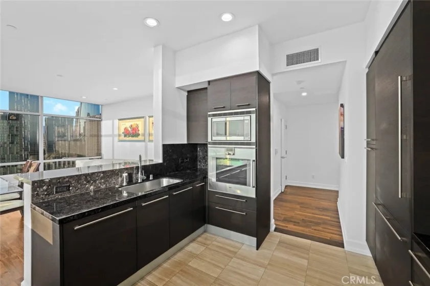 900 W Olympic #31J photo 12