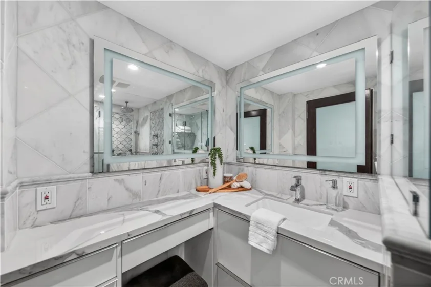 2601 E Ocean #807 photo 10