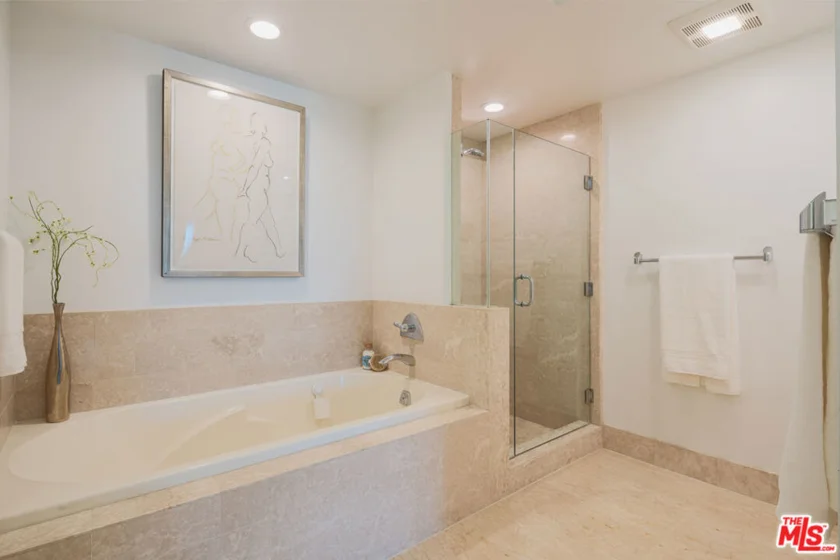 13600 Marina Pointe Drive #1605 photo 17