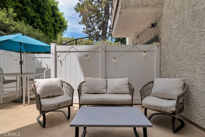 17914 Magnolia Boulevard #121 photo 26
