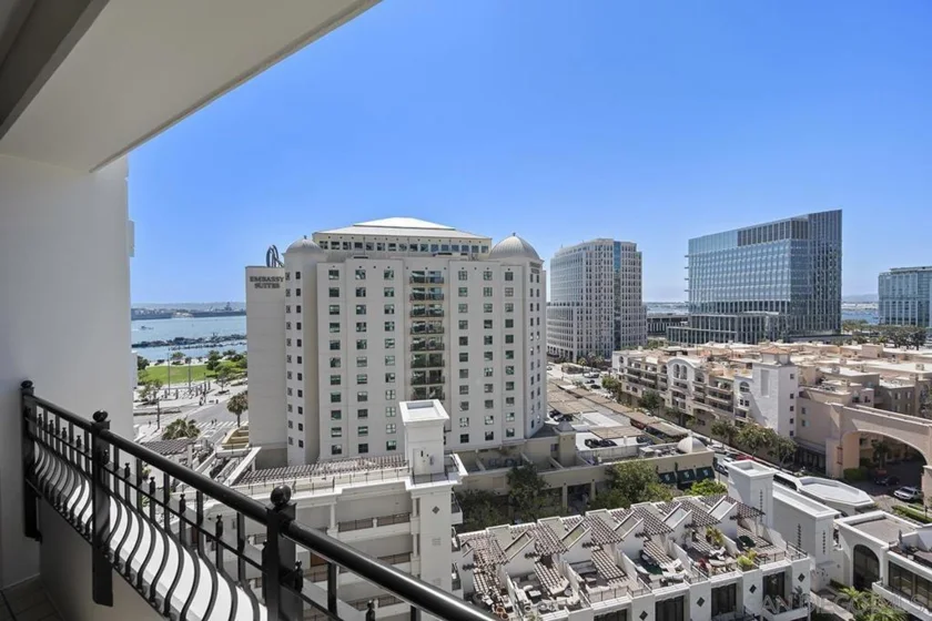 700 W Harbor #1205 photo 23