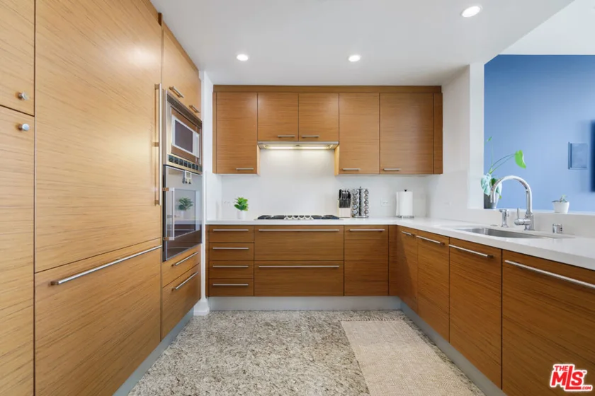 900 W Olympic Boulevard #32G photo 6