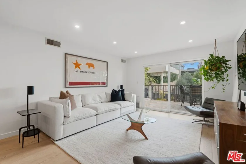 1230 Horn Avenue #305 photo 3