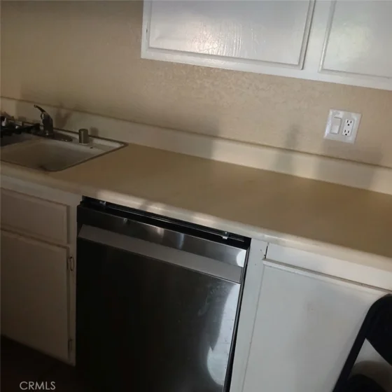 2433 West Acacia Avenue photo 6